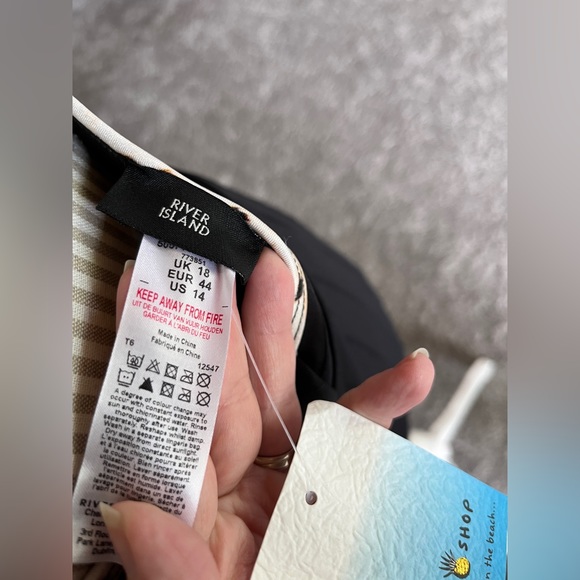 2/$20 River Island one pce swimsuit size 14 - Picture 5 of 5